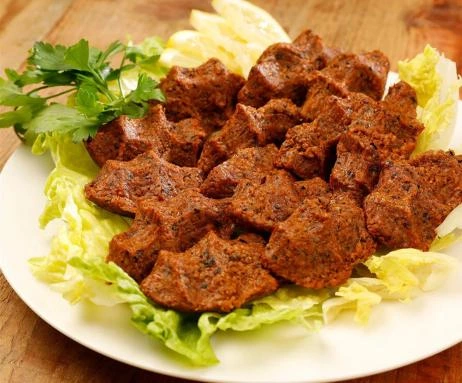 Çiğ Köfte - Salatalar