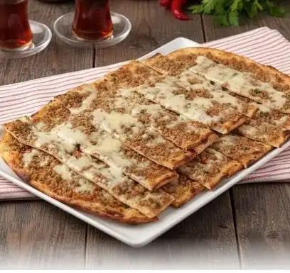 Kıymalı Kaşarlı Pide - Geleneksel Pideler